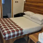 Hampton Court Guesthouse - City Centre