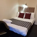 Hampton Court Guesthouse - City Centre