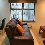 Apex Fox Street Apartment With Free Parking