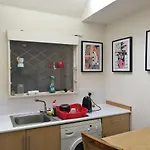 A Double Bedroom Near Glasgow City Centre Not In Great Condition Suitable For Short Stay