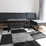 Cozy Off Road 2 Bedroom Cottage Apartment With Free Wi-Fi And Private Parking