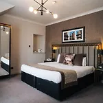Number 10 Hotel