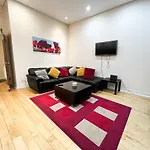 Queen Street City Centre Apartment