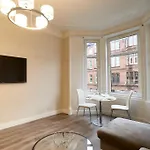 Spacious Recently Renovated Two Bedroom Property, Free Parking