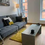 Trendy One Bedroom Apartment