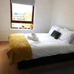 Charming 2 Bed Apt Close To City And Sec Hydro