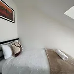 Spacious 3 Bedroom Home In Glasgow - Free Parking