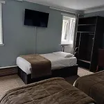 Kings Park Hotel
