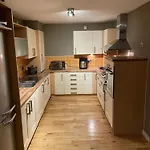 5 Beds ,4 Bedroom Duplex West Of Glasgow Near City Centre