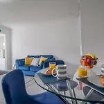 Glasgow, 2 Bed House With Parking