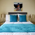 Artisan Apartment