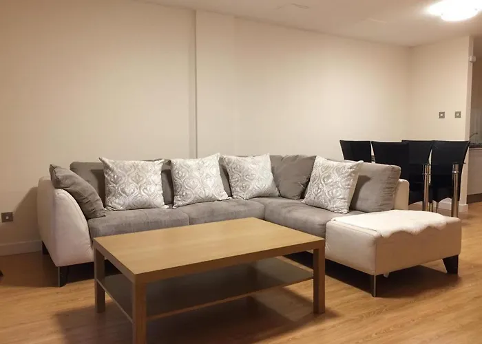 Ochiltree Apartment