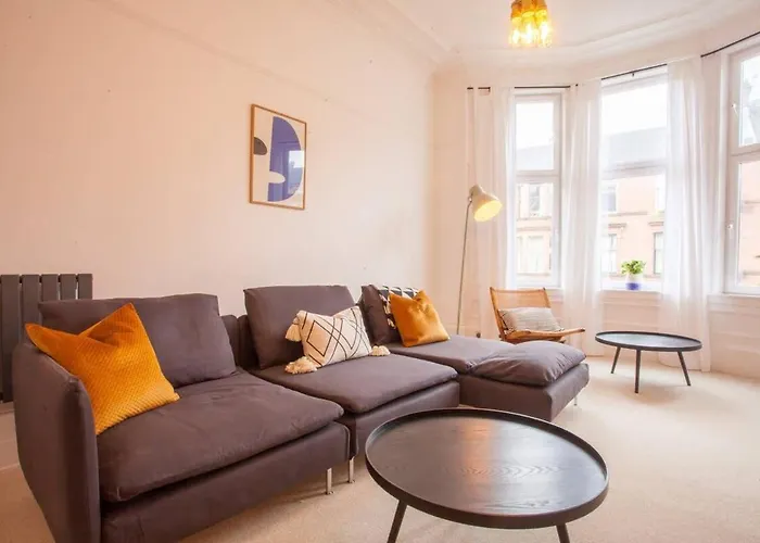 Stunning 2 Bed Property In Heart Of West End