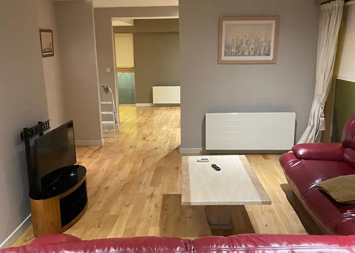 5 Beds ,4 Bedroom Duplex West Of Glasgow Near City Centre
