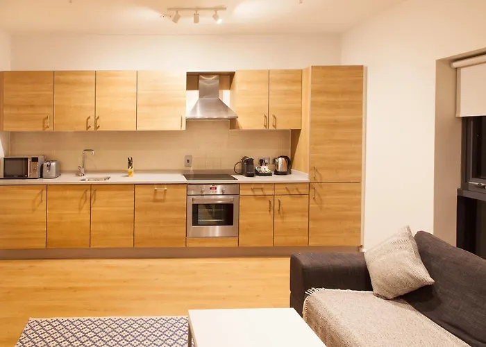 Premier Suites Plus Glasgow