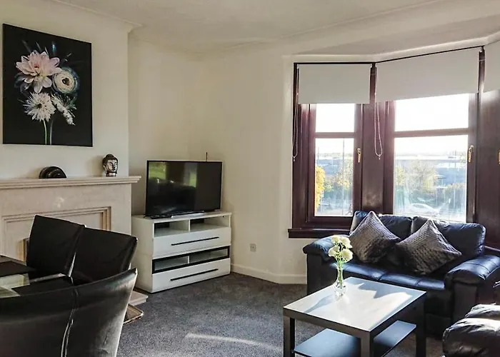 Carnock Road Apartment - Silverburn Shopping Centre