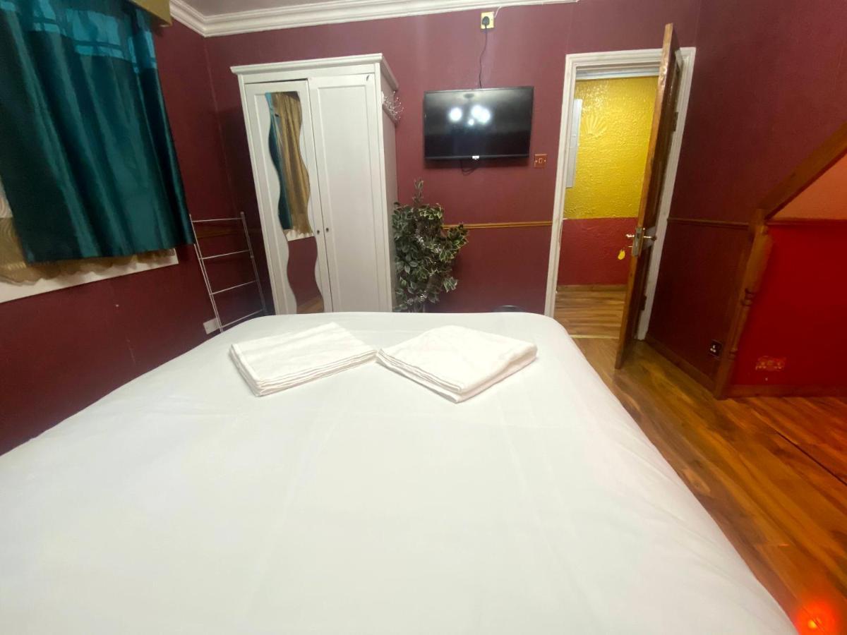 Luxurious Near Charing Cross Guest house Glasgow