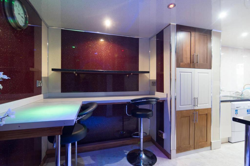 Luxurious Near Charing Cross Guest house