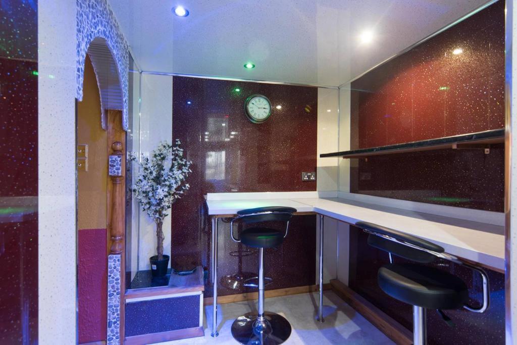 Luxurious Near Charing Cross Glasgow