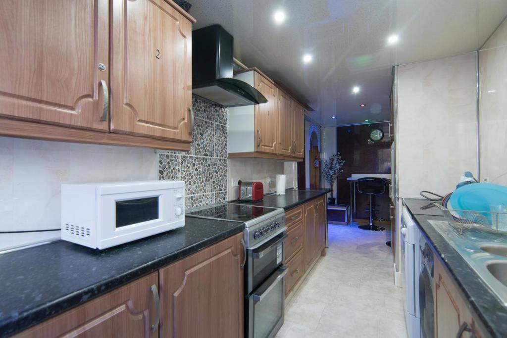 Luxurious Near Charing Cross Guest house