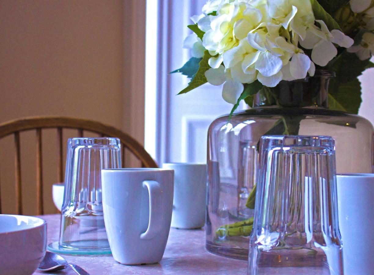 Charing Cross, Apartment