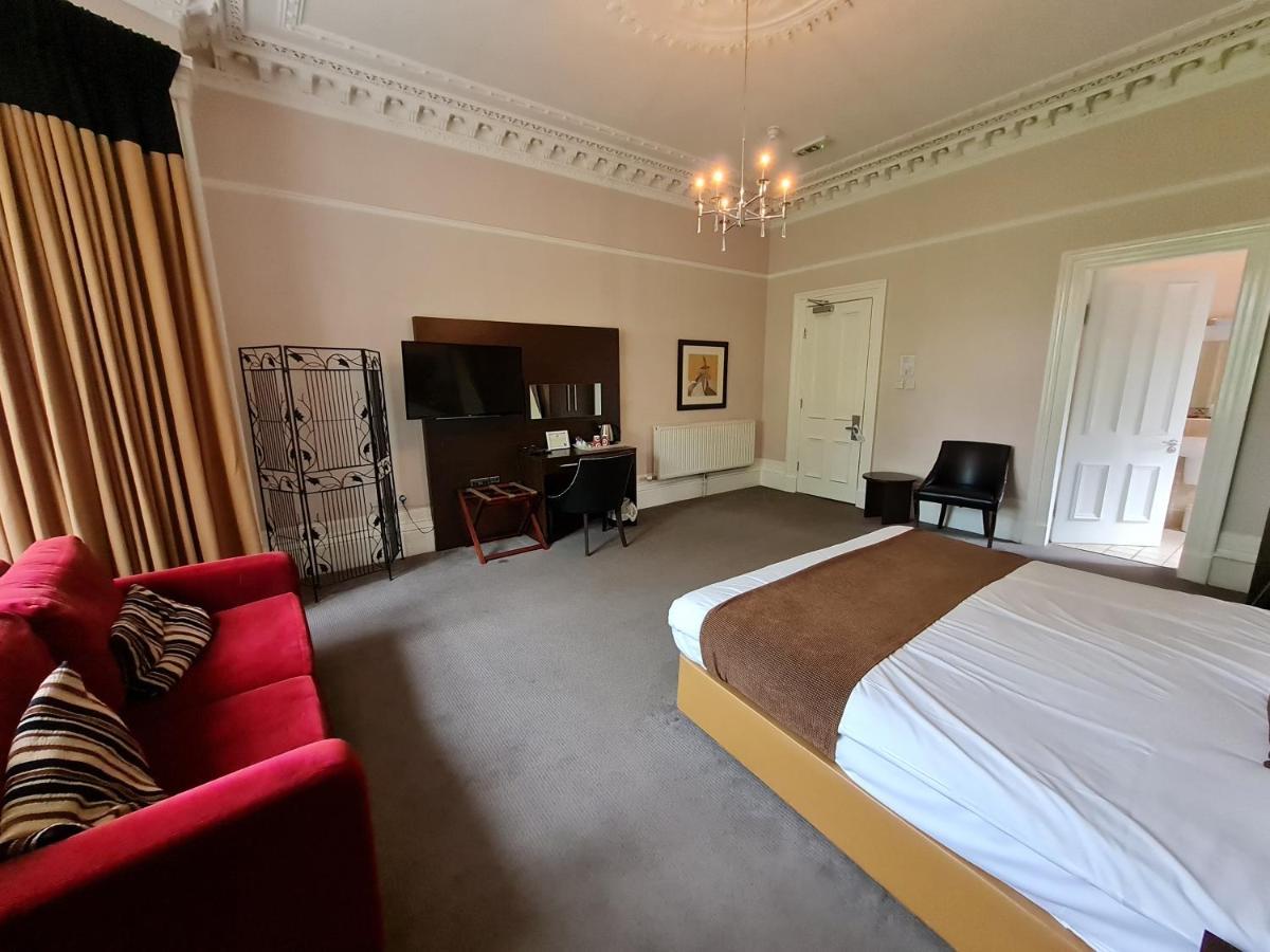 Number 10 Hotel
