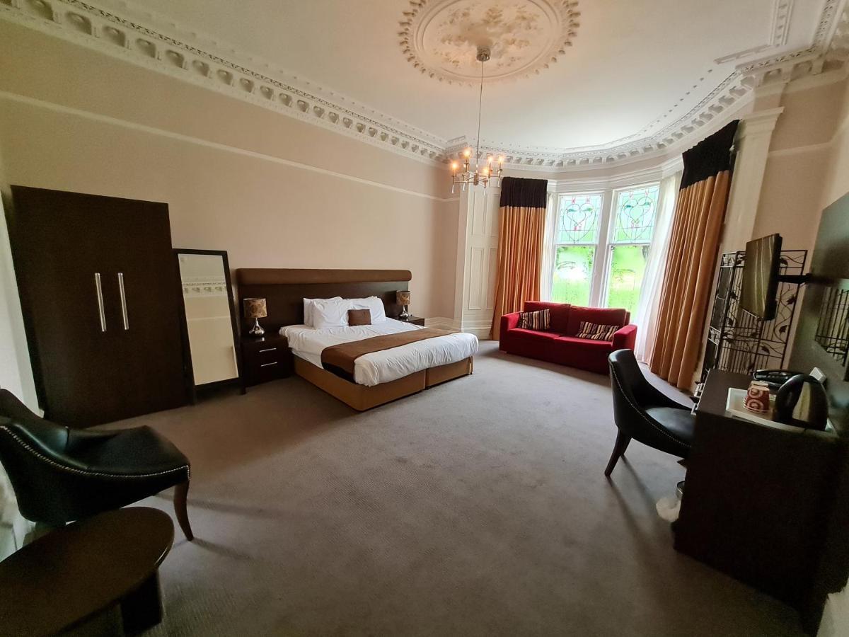 Number 10 Hotel