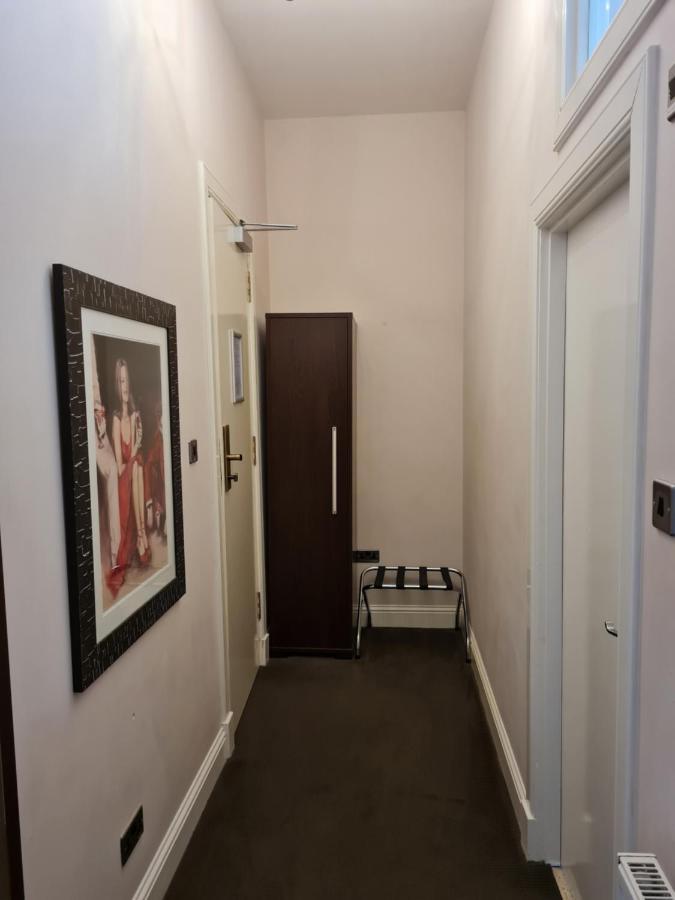 Hotel Number 10 Glasgow