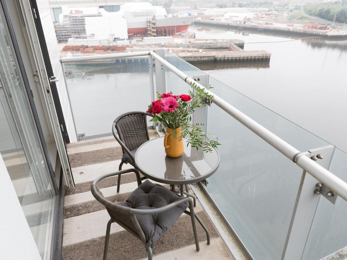Pass The Keys Lovely New 1-bedroom Harbour River View