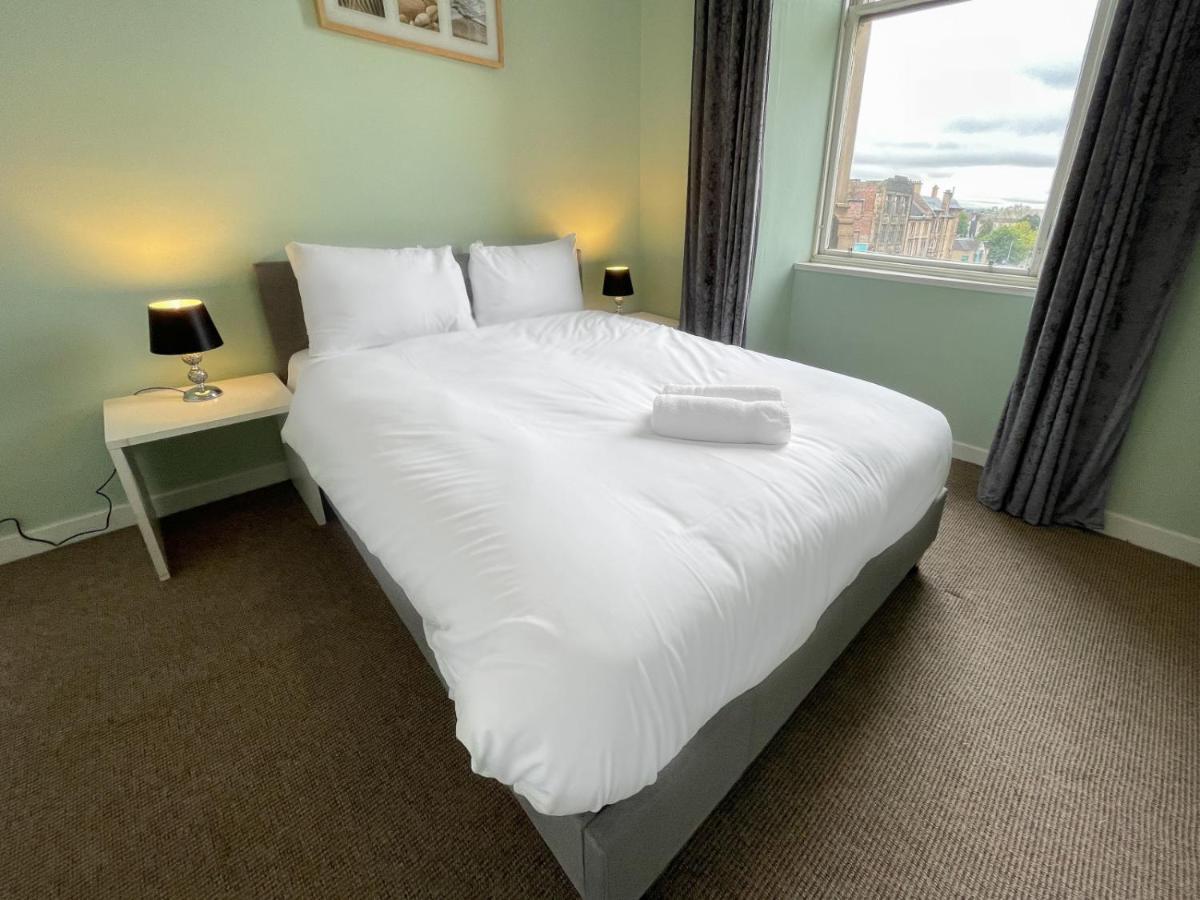 Renovated 1 Bedroom Next To Centre