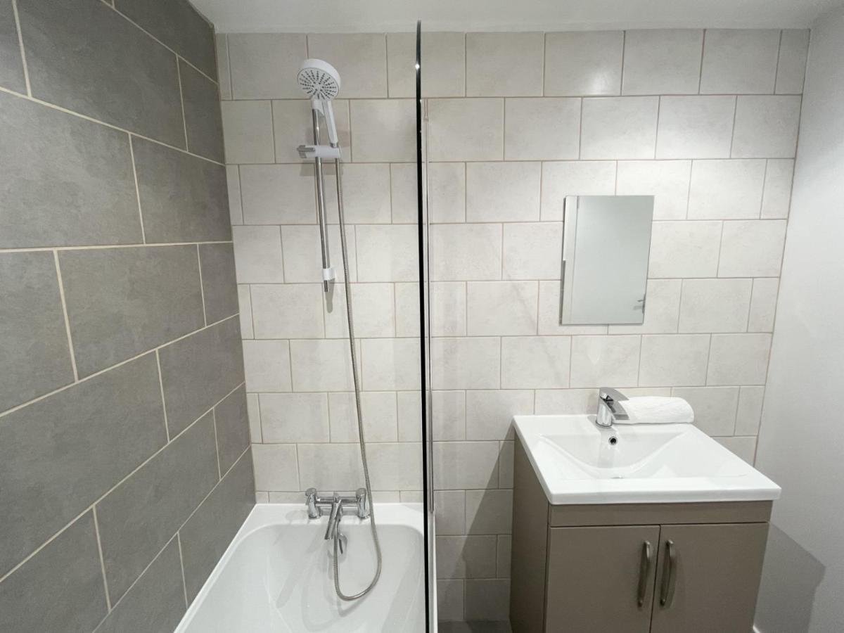 Apartment Renovated 1 Bedroom Next To Centre