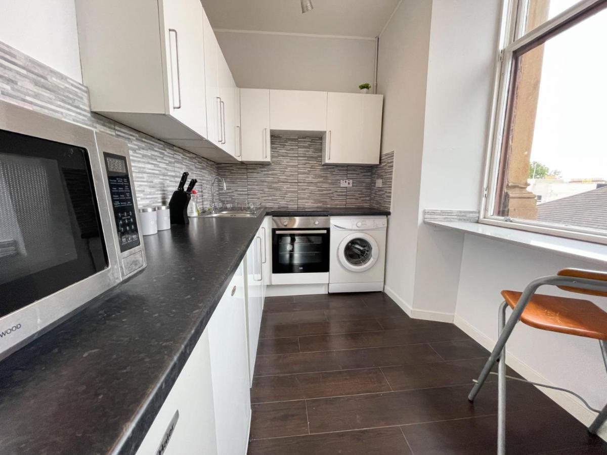 Apartment Renovated 1 Bedroom Next To Centre