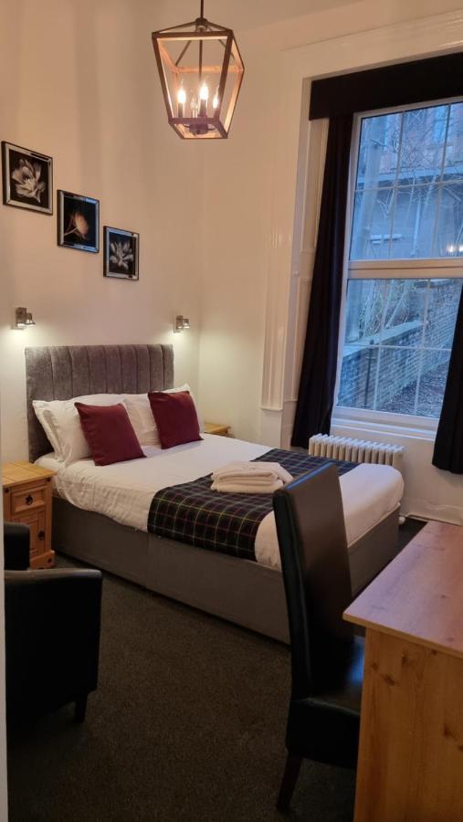 Hampton Court - Centre Guest house 3*