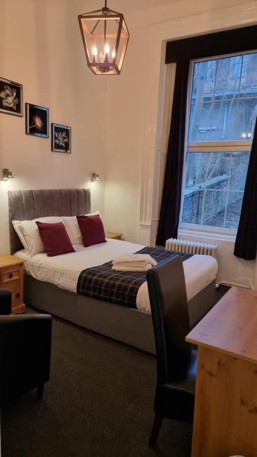 Hampton Court - Centre Guest house 3*