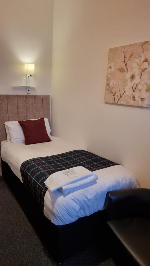 Hampton Court - Centre Glasgow