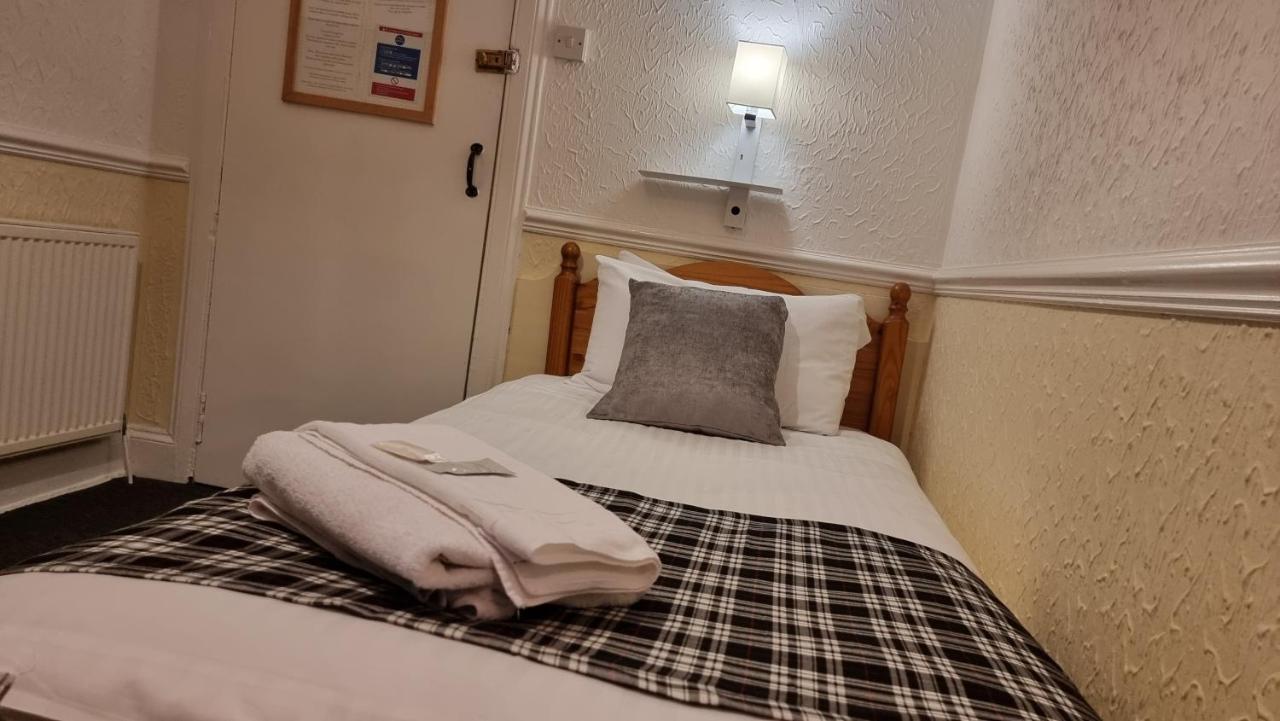 Hampton Court - Centre Guest house