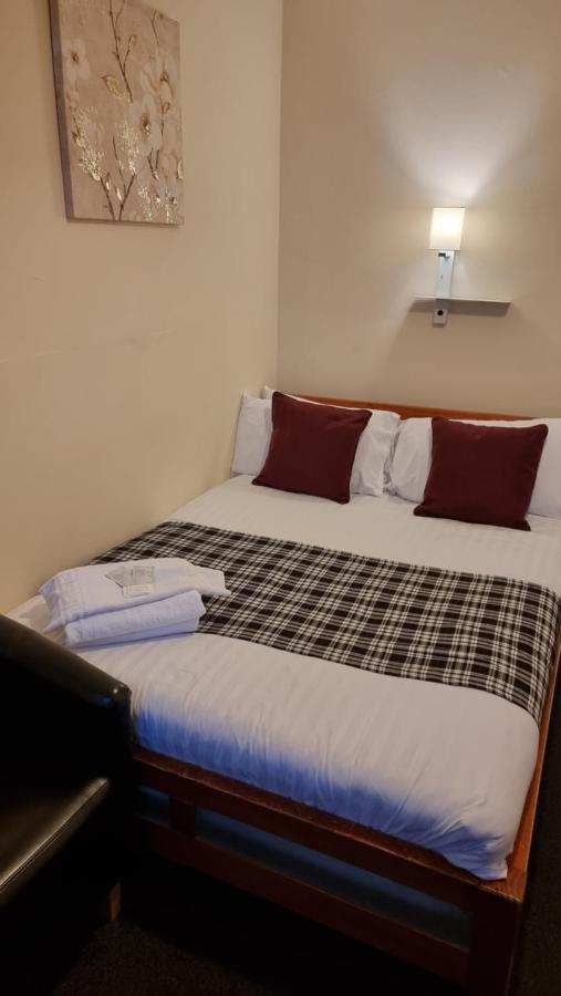 Hampton Court - Centre Guest house 3*