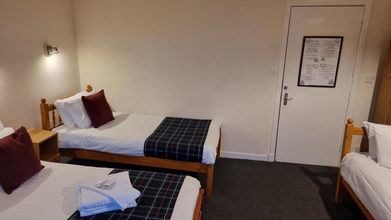 Hampton Court - Centre Glasgow
