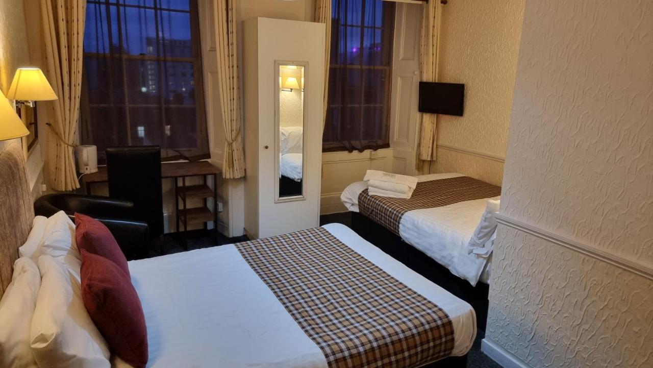 Hampton Court - Centre Guest house