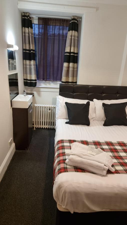 Hampton Court - Centre 3* Glasgow