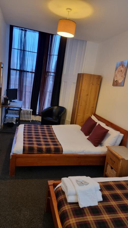 Hampton Court - Centre 3* Glasgow