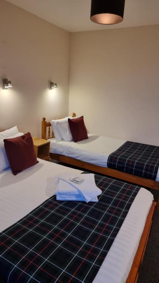 Hampton Court - Centre Glasgow