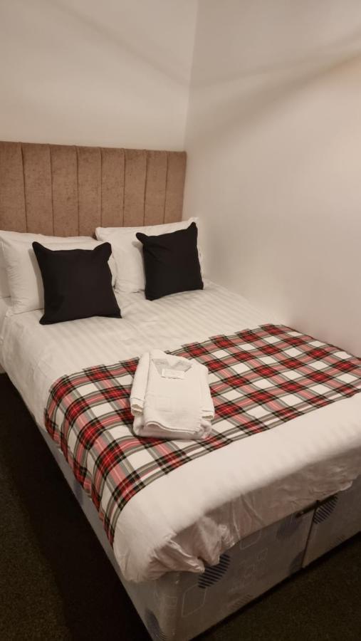Hampton Court - Centre 3* Glasgow