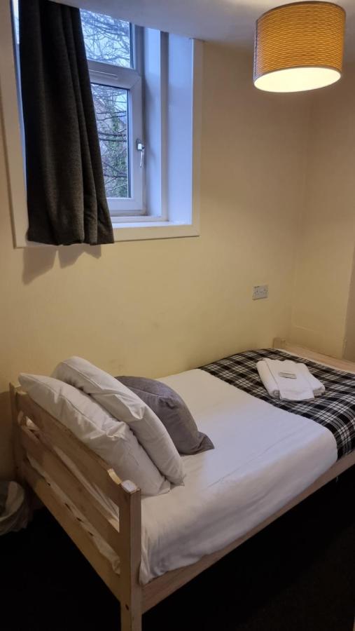 Hampton Court - Centre Guest house