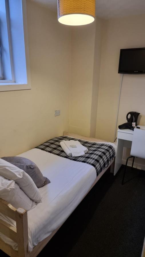 Hampton Court - Centre Guest house