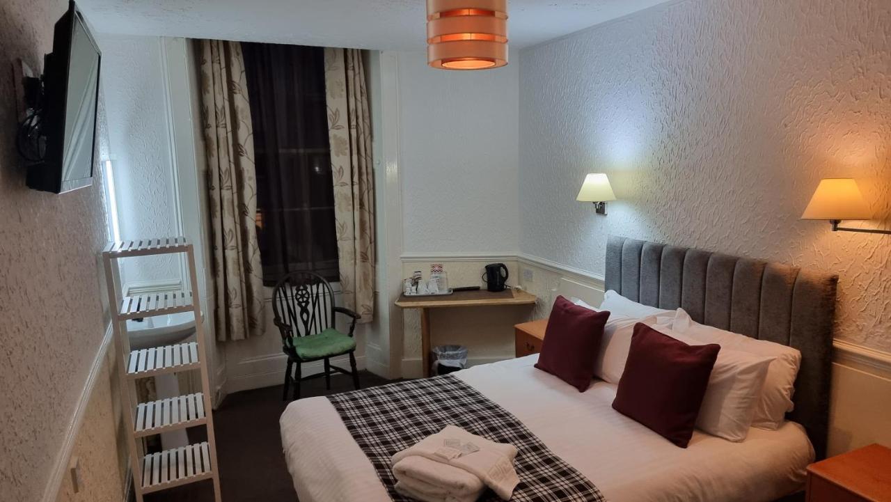 Hampton Court - Centre Guest house 3*