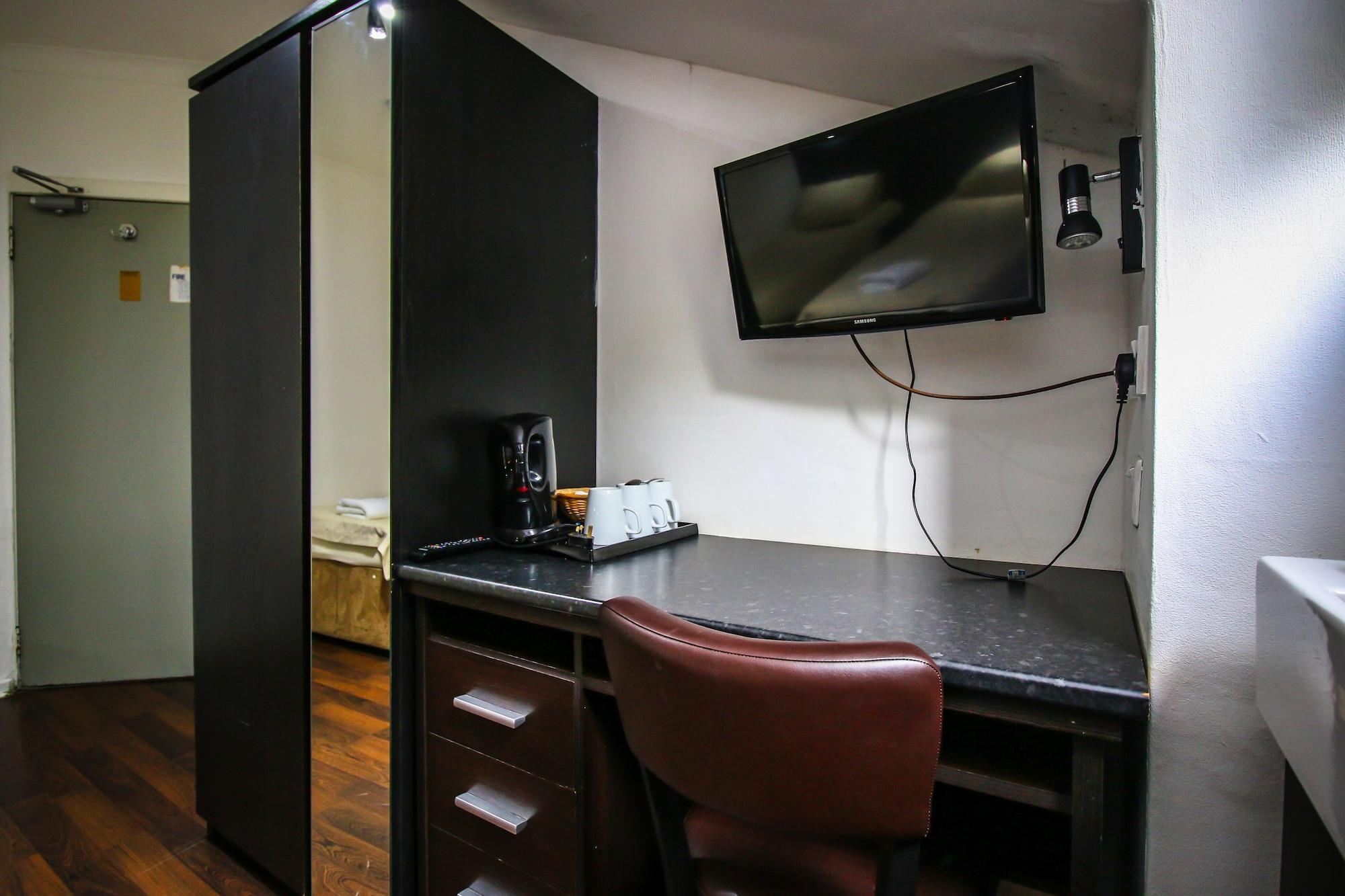 Charing Cross 3*