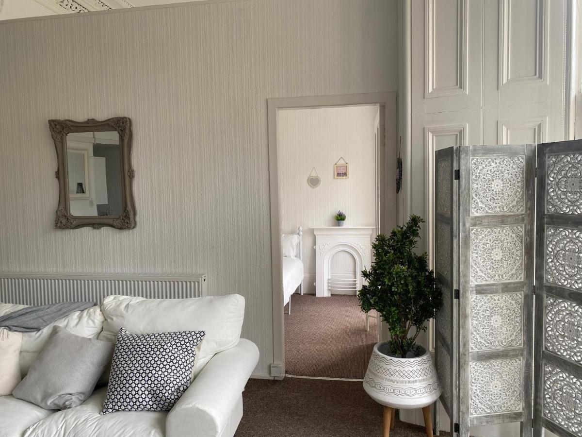 Captivating In Westend Uk Apartment Glasgow