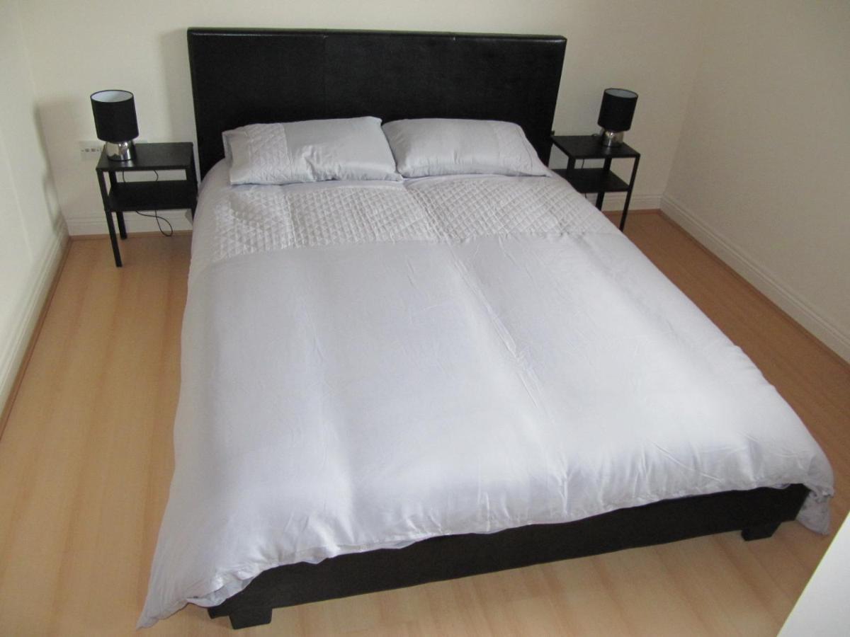 Cozy Off Road 2 Bedroom With Free Wi-fi And Private Parking
