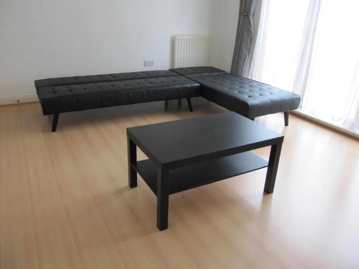 Cozy Off Road 2 Bedroom With Free Wi-fi And Private Parking Apartment